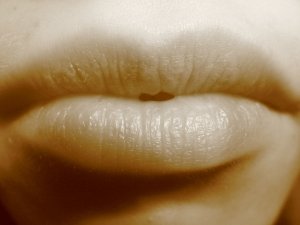 lips-1383184-m
